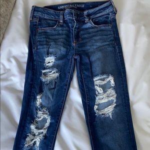 AMERICAN EAGLE RIPPED JEANS  - sz 4 LONG